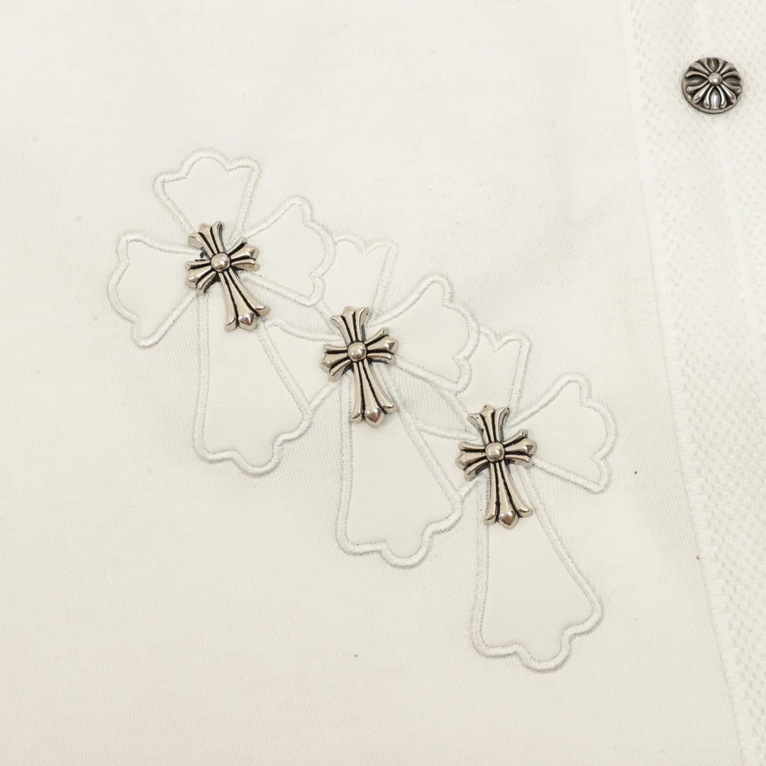 🅿️390 CH/Cro Heart Cross patch embroidered trousers. The fabric is made of custom woven composite fabric. It is dyed and then treated with wool. It is silky and super soft compared to the original version. The fabric texture has clear and obvious strands and excellent drape. The exquisite workmanship has reached foreign trade export standards. The cross on both sides of the front panel is embroidered with Sanskrit. It is fashionable and individual. It is super versatile and good-looking. It is a must-have for fashionable men and women. It is unparalleled in terms of upper body comfort. size：XS-L